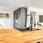 Sarika - 500m From The Sea By Interhome