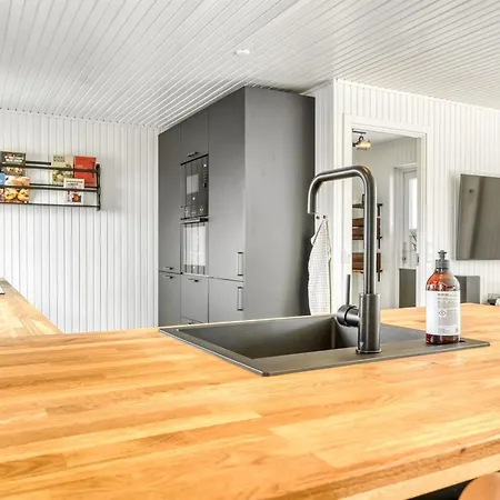 Sarika - 500m From The Sea By Interhome