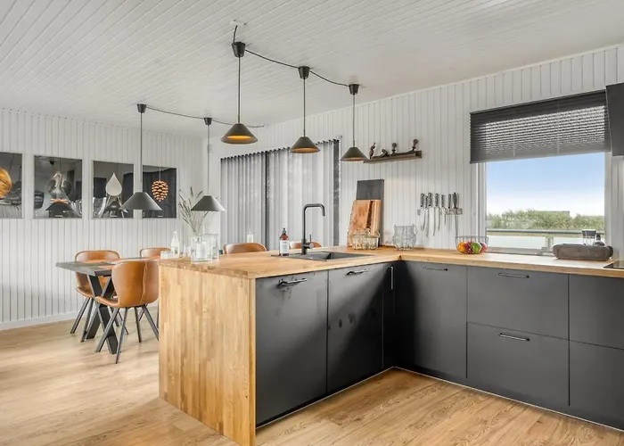 Sarika - 500m From The Sea By Interhome